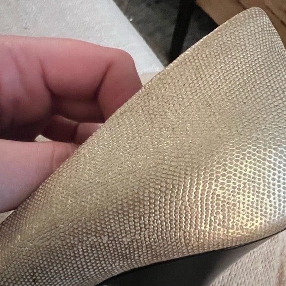 Like New Giuseppe Zanotti Gold Lizard Pumps - Picture 3 of 7